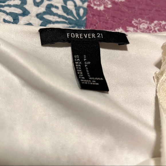 3/$20 Forever 21 white/cream lace mini dress, Small - Picture 4 of 4